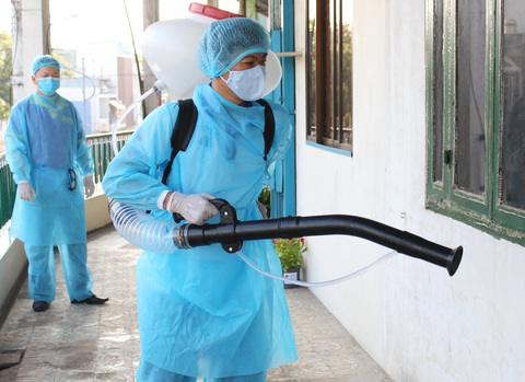 Dung dịch sát khuẩn Anolyte của trí thức trẻ Việt vượt biên qua nước bạn - Ảnh 1. Dung dịch sát khuẩn Anolyte của trí thức trẻ Việt vượt biên qua nước bạn - Ảnh 1.