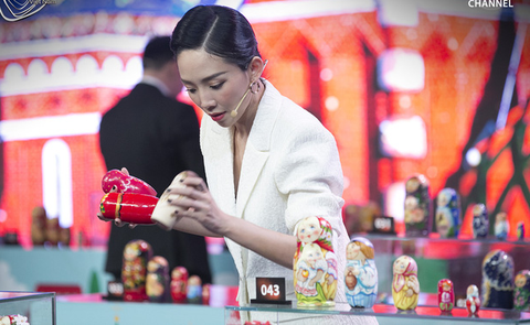 Trấn Thành vã mồ hôi xem chị em họ Đặng đối đầu ở Siêu trí tuệ Việt Nam - Ảnh 7. Trấn Thành vã mồ hôi xem chị em họ Đặng đối đầu ở Siêu trí tuệ Việt Nam - Ảnh 7.