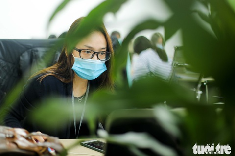 Tổ truy vết COVID-19 - hơn 200 người làm việc đêm ngày vì bình yên của triệu người - Ảnh 9. Tổ truy vết COVID-19 - hơn 200 người làm việc đêm ngày vì bình yên của triệu người - Ảnh 9.