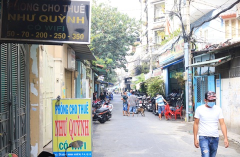 TP.HCM: 90 người đầu tiên có kết quả âm tính lần 1 - Ảnh 1. TP.HCM: 90 người đầu tiên có kết quả âm tính lần 1 - Ảnh 1.