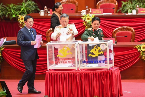 Hình ảnh các đại biểu Đại hội Đảng bỏ phiếu bầu Ban Chấp hành Trung ương khóa XIII - Ảnh 4. Hình ảnh các đại biểu Đại hội Đảng bỏ phiếu bầu Ban Chấp hành Trung ương khóa XIII - Ảnh 4.