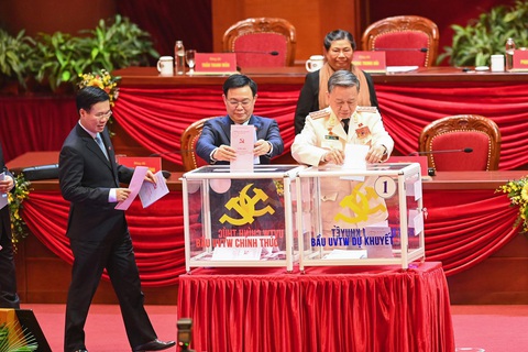 Hình ảnh các đại biểu Đại hội Đảng bỏ phiếu bầu Ban Chấp hành Trung ương khóa XIII - Ảnh 3. Hình ảnh các đại biểu Đại hội Đảng bỏ phiếu bầu Ban Chấp hành Trung ương khóa XIII - Ảnh 3.