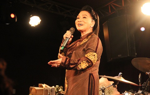 NSND Bạch Tuyết: Tôi muốn sống và qua đời như một người hát cải lương của Việt Nam - Ảnh 1. NSND Bạch Tuyết: Tôi muốn sống và qua đời như một người hát cải lương của Việt Nam - Ảnh 1.
