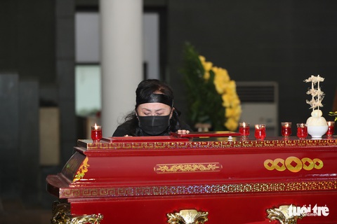 Xúc động tang lễ NSND Trung Kiên, gia đình từ chối nhận vòng hoa và phúng điếu - Ảnh 3. Xúc động tang lễ NSND Trung Kiên, gia đình từ chối nhận vòng hoa và phúng điếu - Ảnh 3.