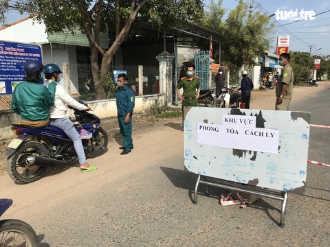 Các tỉnh lập chốt kiểm soát, cách ly tập trung người về từ Hải Dương, Quảng Ninh - Ảnh 4. Các tỉnh lập chốt kiểm soát, cách ly tập trung người về từ Hải Dương, Quảng Ninh - Ảnh 4.