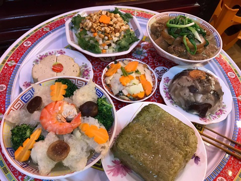 Làm cỗ cúng ông Công ông Táo: Khởi đầu kỳ Tết Cả lớn nhất năm - Ảnh 3. Làm cỗ cúng ông Công ông Táo: Khởi đầu kỳ Tết Cả lớn nhất năm - Ảnh 3.