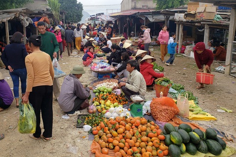 Tết xưa - Tết nay: Không có nơi nào đầy đủ bằng chợ, nhất là chợ Tết - Ảnh 1. Tết xưa - Tết nay: Không có nơi nào đầy đủ bằng chợ, nhất là chợ Tết - Ảnh 1.
