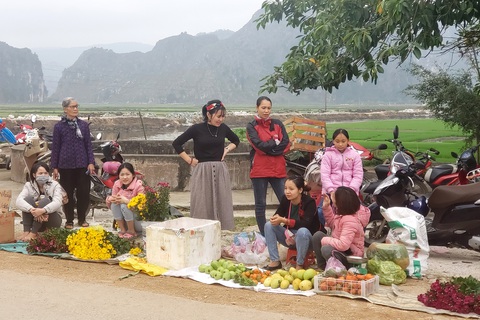 Tết xưa - Tết nay: Không có nơi nào đầy đủ bằng chợ, nhất là chợ Tết - Ảnh 2. Tết xưa - Tết nay: Không có nơi nào đầy đủ bằng chợ, nhất là chợ Tết - Ảnh 2.