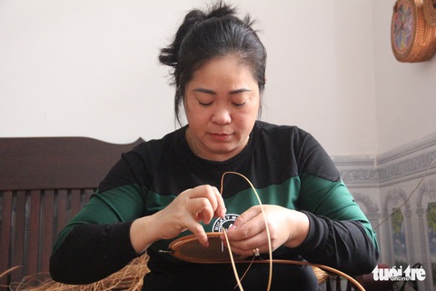 Những chiếc túi mây tre đan thay đổi nhờ COVID-19 - Ảnh 1. Những chiếc túi mây tre đan thay đổi nhờ COVID-19 - Ảnh 1.