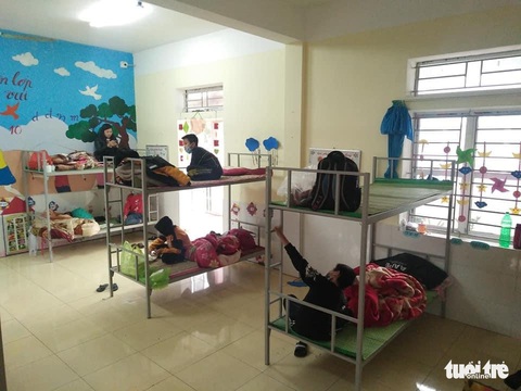 Ngày đầu tiên của hơn 40 cô trò lớp 4 trong khu cách ly - Ảnh 1. Ngày đầu tiên của hơn 40 cô trò lớp 4 trong khu cách ly - Ảnh 1.