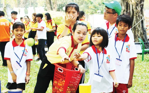 Mang tết ấm cho người khó khăn - Ảnh 1. Mang tết ấm cho người khó khăn - Ảnh 1.