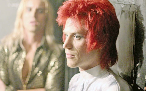 Stardust: David Bowie thực sự là ai? - Tuổi Trẻ Online