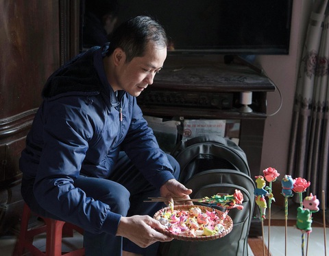 Người lưu giữ ký ức tuổi thơ qua những con tò he - Ảnh 8. Người lưu giữ ký ức tuổi thơ qua những con tò he - Ảnh 8.