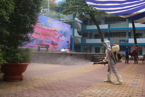 Nhà trường, phụ huynh TP.HCM thấp thỏm lo dịch COVID-19 - Ảnh 2. Nhà trường, phụ huynh TP.HCM thấp thỏm lo dịch COVID-19 - Ảnh 2.