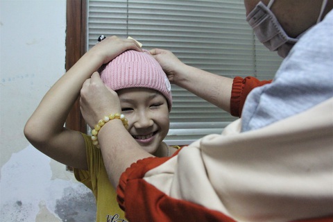 Xuân yêu thương cho bệnh nhi: Giống như con vừa được đi sắm Tết vậy - Ảnh 2. Xuân yêu thương cho bệnh nhi: Giống như con vừa được đi sắm Tết vậy - Ảnh 2.