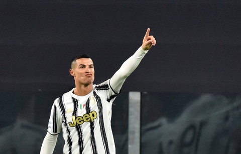 Ronaldo chính thức vượt mặt Pele với cú đúp giúp Juventus đánh bại Udinese - Ảnh 2. Ronaldo chính thức vượt mặt Pele với cú đúp giúp Juventus đánh bại Udinese - Ảnh 2.