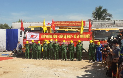 Thủ tướng yêu cầu đẩy nhanh xây cầu Mỹ Thuận 2, kịp thông tuyến cao tốc TP.HCM - Cần Thơ - Ảnh 8. Thủ tướng yêu cầu đẩy nhanh xây cầu Mỹ Thuận 2, kịp thông tuyến cao tốc TP.HCM - Cần Thơ - Ảnh 8.