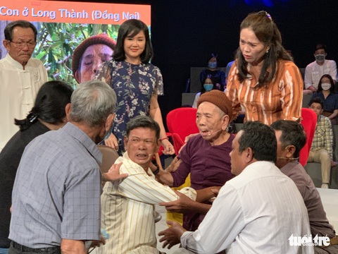 Như chưa hề có cuộc chia ly: ‘Gặp mặt con một lần rồi chết cũng mãn nguyện’ - Ảnh 2. Như chưa hề có cuộc chia ly: ‘Gặp mặt con một lần rồi chết cũng mãn nguyện’ - Ảnh 2.
