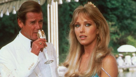 Bond girl Tanya Roberts chết bất ngờ vì đột quỵ ở tuổi 65 - Ảnh 4. Bond girl Tanya Roberts chết bất ngờ vì đột quỵ ở tuổi 65 - Ảnh 4.