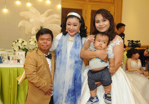 Chuyện tình những đôi đũa lệch - Kỳ 4: Chuyện tình chàng tí hon 1,2m và nữ sinh y khoa - Ảnh 3. Chuyện tình những đôi đũa lệch - Kỳ 4: Chuyện tình chàng tí hon 1,2m và nữ sinh y khoa - Ảnh 3.