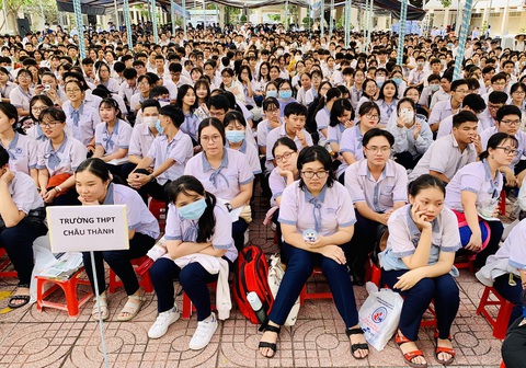 Học phí ĐH Y khoa Phạm Ngọc Thạch cao nhất 32 triệu đồng - Ảnh 1. Học phí ĐH Y khoa Phạm Ngọc Thạch cao nhất 32 triệu đồng - Ảnh 1.