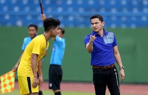 HLV Kiatisak: Hàng thủ là điểm yếu của Hoàng Anh Gia Lai - Ảnh 2. HLV Kiatisak: Hàng thủ là điểm yếu của Hoàng Anh Gia Lai - Ảnh 2.