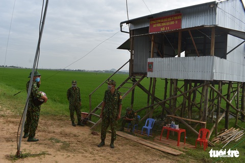 ‘Mỗi người dân biên giới phải là chiến sĩ phòng chống dịch COVID-19’ - Ảnh 3. ‘Mỗi người dân biên giới phải là chiến sĩ phòng chống dịch COVID-19’ - Ảnh 3.