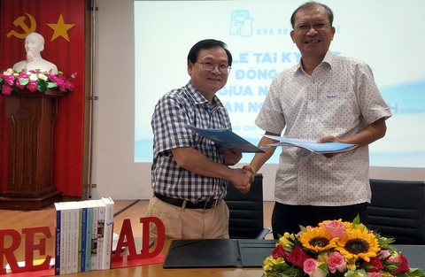 Nhà văn Nguyễn Nhật Ánh ký tác quyền 49 đầu sách với Nhà xuất bản Trẻ - Ảnh 1. Nhà văn Nguyễn Nhật Ánh ký tác quyền 49 đầu sách với Nhà xuất bản Trẻ - Ảnh 1.