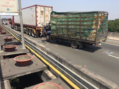 Buộc hơn 40.000 xe quá tải quay đầu ra khỏi 4 tuyến cao tốc. - Ảnh 1. Buộc hơn 40.000 xe quá tải quay đầu ra khỏi 4 tuyến cao tốc. - Ảnh 1.