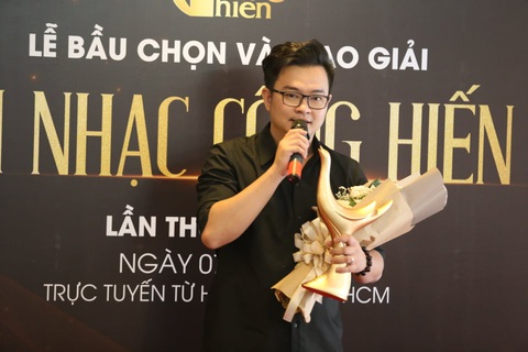 Giải Cống hiến 2021: Tùng Dương và Rap Việt thắng lớn - Ảnh 5. Giải Cống hiến 2021: Tùng Dương và Rap Việt thắng lớn - Ảnh 5.