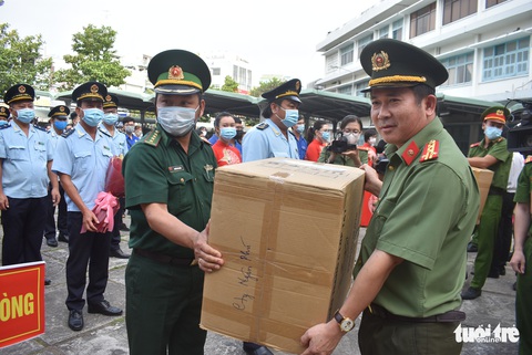 An Giang đưa 6 lực lượng lên tuyến biên giới để phòng chống dịch COVID-19 - Ảnh 4. An Giang đưa 6 lực lượng lên tuyến biên giới để phòng chống dịch COVID-19 - Ảnh 4.