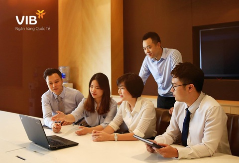 Ngân hàng thu hút nhân tài bằng công nghệ - Ảnh 1. Ngân hàng thu hút nhân tài bằng công nghệ - Ảnh 1.