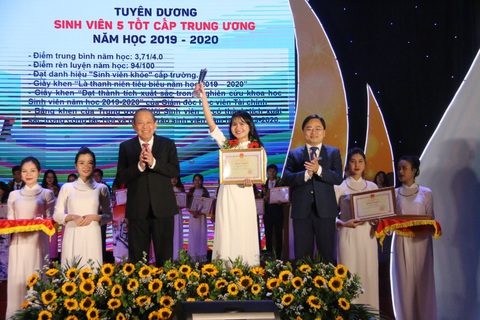 Vinh danh Sinh viên 5 tốt và Sao tháng giêng - Ảnh 2. Vinh danh Sinh viên 5 tốt và Sao tháng giêng - Ảnh 2.