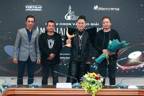 Giải Cống hiến 2021: Tùng Dương và Rap Việt thắng lớn - Ảnh 2. Giải Cống hiến 2021: Tùng Dương và Rap Việt thắng lớn - Ảnh 2.