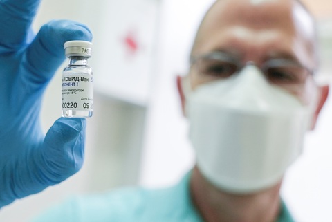 Chuyên gia Nga lo phải làm vắc xin mới chống virus corona biến thể - Ảnh 1. Chuyên gia Nga lo phải làm vắc xin mới chống virus corona biến thể - Ảnh 1.