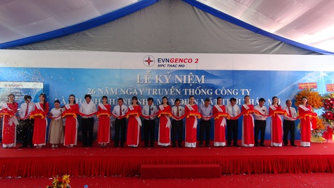 Thủy điện Thác Mơ đưa nhà máy điện mặt trời 820 tỉ đồng vào khai thác - Ảnh 2. Thủy điện Thác Mơ đưa nhà máy điện mặt trời 820 tỉ đồng vào khai thác - Ảnh 2.