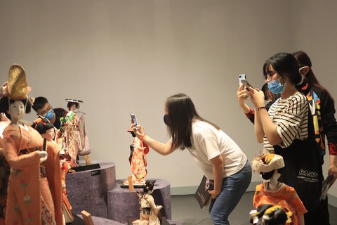 Với người Nhật, búp bê là người bạn tâm tình, đại diện cho cảm xúc của chủ nhân - Ảnh 1. Với người Nhật, búp bê là người bạn tâm tình, đại diện cho cảm xúc của chủ nhân - Ảnh 1.