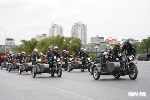 Mãn nhãn màn cảnh sát đặc nhiệm diễn tập bảo vệ Đại hội Đảng lần thứ XIII - Ảnh 6. Mãn nhãn màn cảnh sát đặc nhiệm diễn tập bảo vệ Đại hội Đảng lần thứ XIII - Ảnh 6.