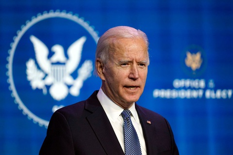 Ông Biden gọi những kẻ bạo loạn ở Điện Capitol là khủng bố, chỉ trích ông Trump - Ảnh 1. Ông Biden gọi những kẻ bạo loạn ở Điện Capitol là khủng bố, chỉ trích ông Trump - Ảnh 1.