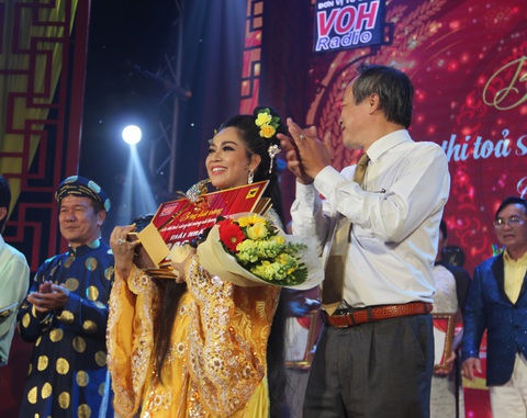 Nguyễn Thị Hàn Ni giành giải nhất trị giá 100 triệu cuộc thi Bông lúa vàng 2020 - Ảnh 1. Nguyễn Thị Hàn Ni giành giải nhất trị giá 100 triệu cuộc thi Bông lúa vàng 2020 - Ảnh 1.