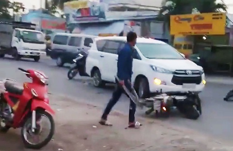 Bắt nhóm thanh niên hỗn chiến trên quốc lộ 61 khiến 1 người chết - Ảnh 1. Bắt nhóm thanh niên hỗn chiến trên quốc lộ 61 khiến 1 người chết - Ảnh 1.