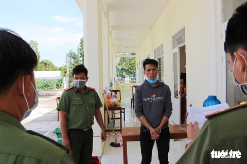 Bắt thêm 2 người canh đường liên quan bệnh nhân 1440 nhập cảnh trái phép - Ảnh 1. Bắt thêm 2 người canh đường liên quan bệnh nhân 1440 nhập cảnh trái phép - Ảnh 1.