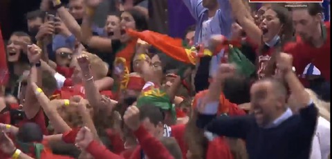 Thắng Kazakhstan ở loạt sút luân lưu, Bồ Đào Nha gặp Argentina ở chung kết Futsal World Cup - Ảnh 1. Thắng Kazakhstan ở loạt sút luân lưu, Bồ Đào Nha gặp Argentina ở chung kết Futsal World Cup - Ảnh 1.