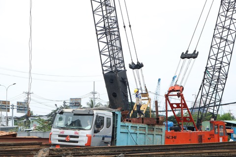 Công trình xây dựng ở TP.HCM tăng tốc làm trở lại - Ảnh 3. Công trình xây dựng ở TP.HCM tăng tốc làm trở lại - Ảnh 3.