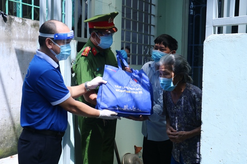 Bó cải, ký gạo chia nhau mà sống qua ngày - Ảnh 5. Bó cải, ký gạo chia nhau mà sống qua ngày - Ảnh 5.