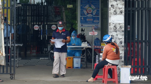 Nhiều tỉnh miền Tây đến cửa ngõ TP.HCM đón dân về - Ảnh 4. Nhiều tỉnh miền Tây đến cửa ngõ TP.HCM đón dân về - Ảnh 4.