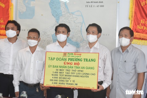 Phương Trang trao tặng trang thiết bị y tế phòng dịch cho An Giang hơn 50 tỉ đồng - Ảnh 1. Phương Trang trao tặng trang thiết bị y tế phòng dịch cho An Giang hơn 50 tỉ đồng - Ảnh 1.