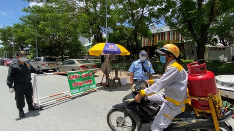 Đại dịch COVID-19 làm tăng rối loạn trầm cảm, lo âu, căng thẳng, mất ngủ... - Ảnh 1. Đại dịch COVID-19 làm tăng rối loạn trầm cảm, lo âu, căng thẳng, mất ngủ... - Ảnh 1.