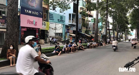 Cháy căn phòng ở KTX Đại học Kinh tế TP.HCM, nhiều sinh viên tháo chạy - Ảnh 1. Cháy căn phòng ở KTX Đại học Kinh tế TP.HCM, nhiều sinh viên tháo chạy - Ảnh 1.