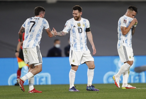 Messi bất ngờ ra sân và ghi bàn giúp Argentina giành 3 điểm - Ảnh 2. Messi bất ngờ ra sân và ghi bàn giúp Argentina giành 3 điểm - Ảnh 2.